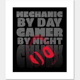 Gaming Quote Mechanic by Day Gamer by night in Grey Text Posters and Art